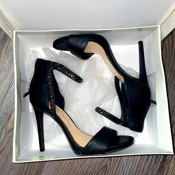 Jessica Simpson Black and Silver Heel Size 8 - Picture 2 of 3